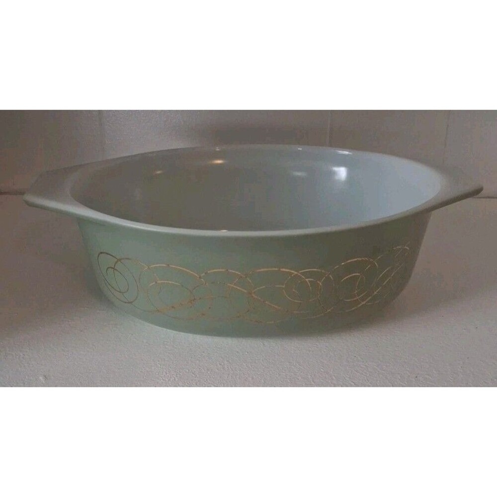 Vintage Pyrex Golden Scroll Casserole Dish  1.5 Qt Avocado Green